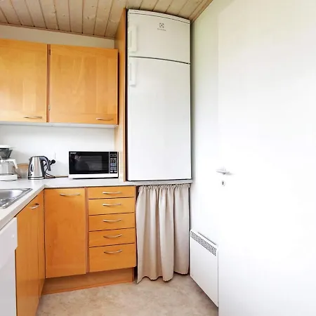 6 Person Holiday In